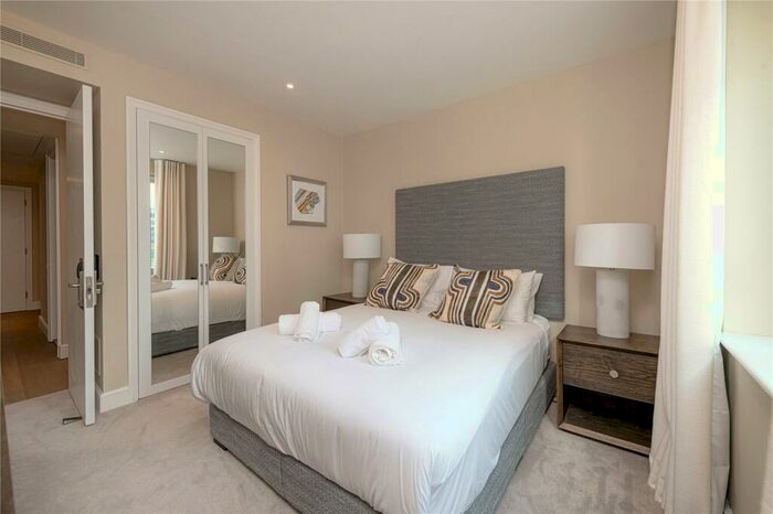 2 Bedroom Apartment To Rent In Westferry Circus, London, E14