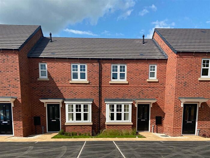 2 Bedroom House To Rent In Linby Drive, Bircotes, Doncaster, DN11