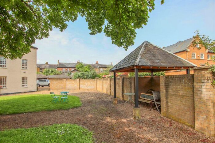 1 Bedroom Apartment For Sale In The Octagon, Collett Road, Ware, SG12