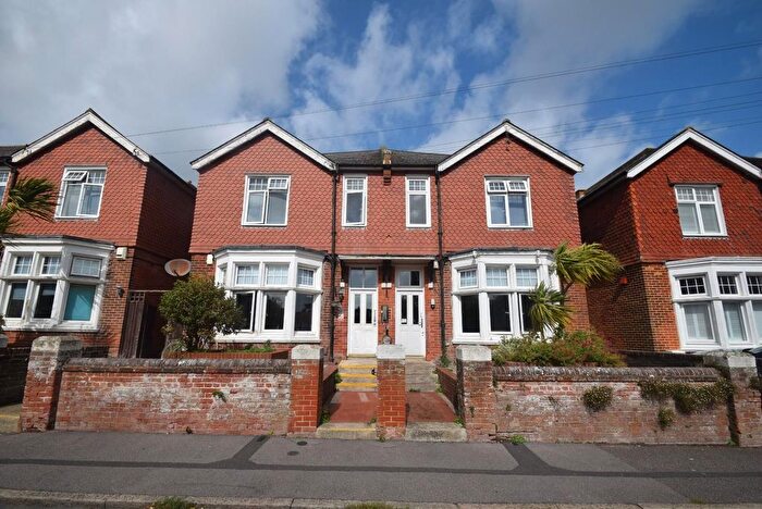 17 Bedroom Semi-Detached House For Sale In Vicarage Drive, Eastbourne, BN20