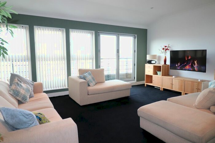 3 Bedroom Flat To Rent In Scotland Street, Birmingham B1