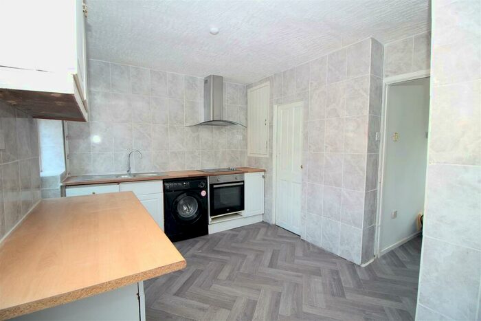 3 Bedroom Semi-Detached House To Rent In Hillsview Avenue, Newcastle Upon Tyne, NE3