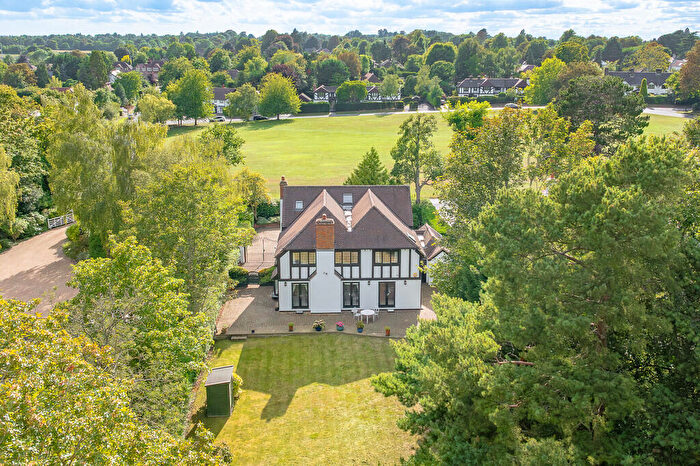 4 Bedroom Detached House For Sale In Webb Estate, Purley, Surrey, CR8