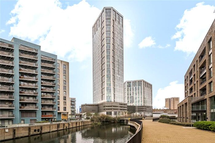 1 Bedroom Flat For Sale In High Street, London, E15
