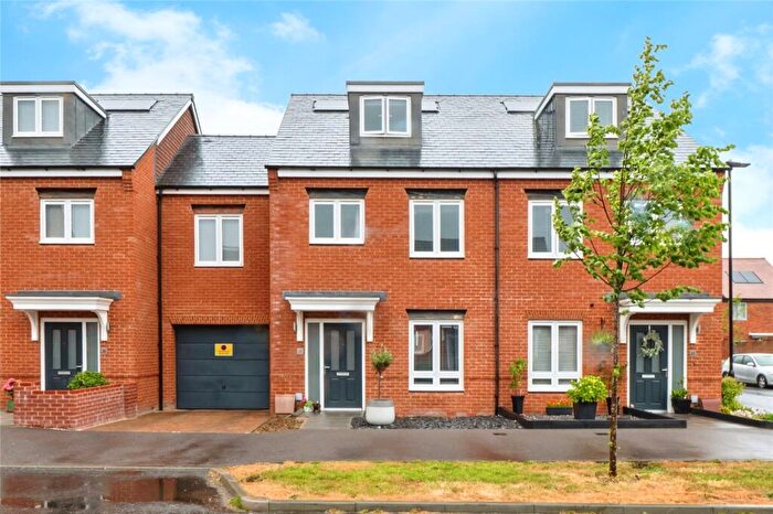 3 Bedroom Semi-Detached House For Sale In Pembers Farm Avenue, Fair Oak, Eastleigh, Hampshire, SO50