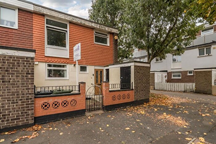 3 Bedroom End Terrace House For Sale In Seymour Close, Portsmouth, PO2