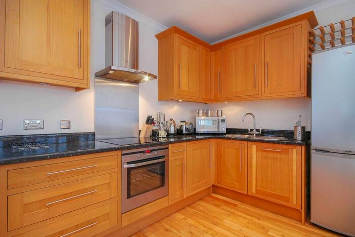 2 Bedroom Flat To Rent In Edith Grove, Chelsea, London, SW10