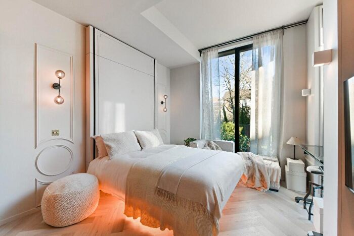 Studio To Rent In Willesden Lane, London, NW2