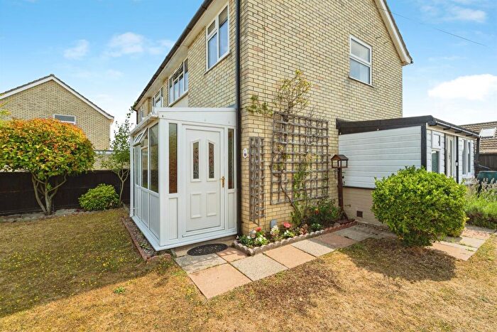 3 Bedroom Semi Detached House For Sale In Thieves Lane, Attleborough, NR17