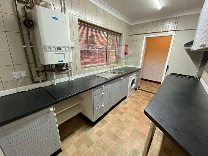 2 Bedroom Terraced House To Rent In Tudor Road, West End, LE3