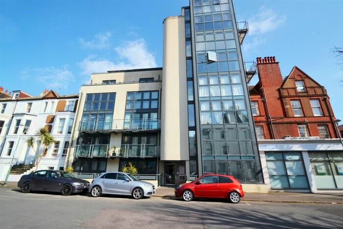 2 Bedroom Flat To Rent In Connaught Road, Hove, BN3