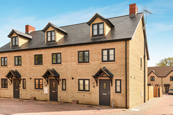 3 Bedroom End Of Terrace House To Rent In Grovelands, Hailey Road, Witney, OX28