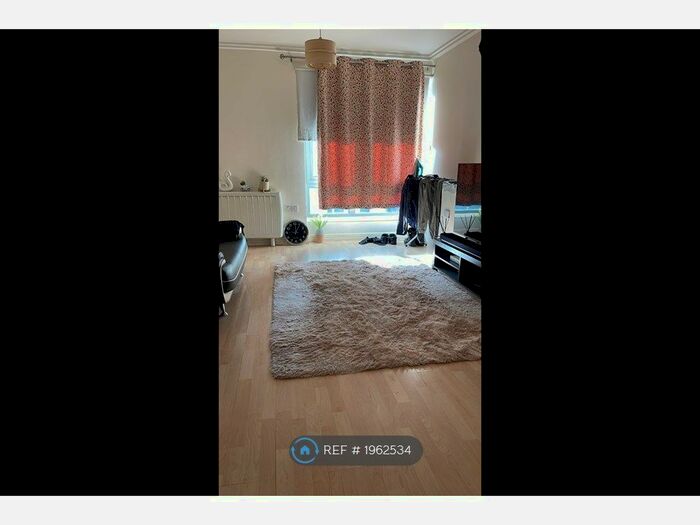 1 Bedroom Flat To Rent In Trentham Court, London, W3