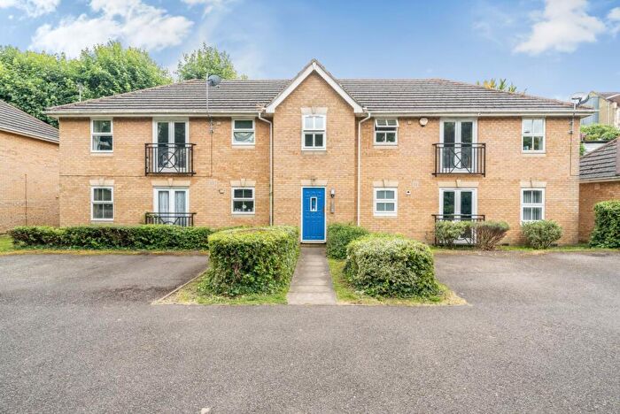 2 Bedroom Flat To Rent In Harriet Drive Rochester, ME1