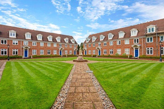 5 Bedroom Property To Rent In High Pine Close, Weybridge, KT13