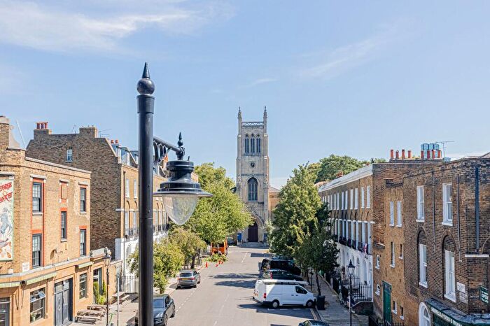 4 Bedroom Terraced House For Sale In Amwell Street, London, EC1R - Photo 3