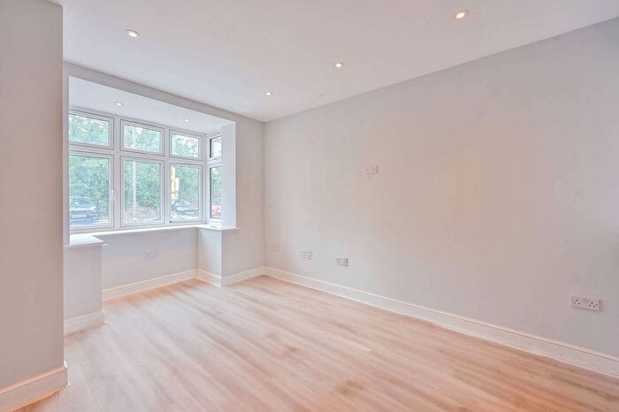 4 Bedroom Semi-Detached House To Rent In Woking Road, Guildford, GU1