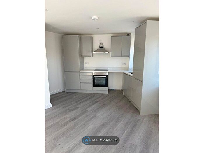 2 Bedroom End Of Terrace House To Rent In Park Road, Ramsgate, CT11