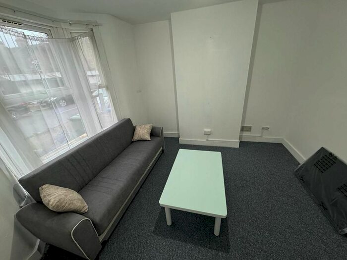 2 Bedroom Flat To Rent In Henderson Road, London, E7