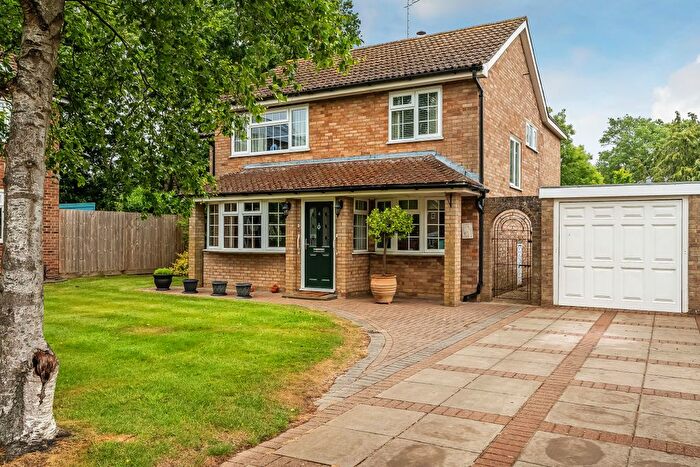 4 Bedroom Detached House For Sale In Orchard Close, Edenbridge, Kent, TN8