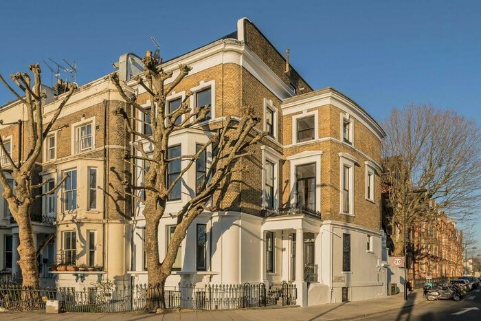 3 Bedroom Flat To Rent In West Cromwell Road, London, SW5