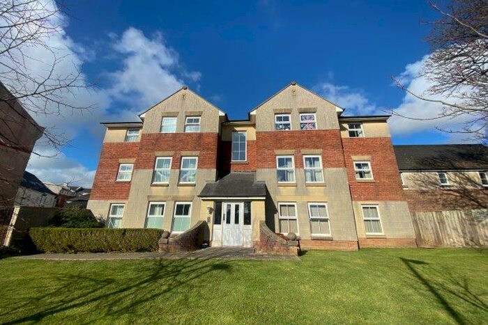 2 Bedroom Flat To Rent In Beacon Park Road, Plymouth, PL2