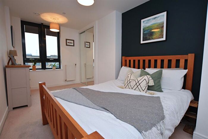 1 Bedroom Flat For Sale In Prince Georges Road, Colliers Wood, SW19