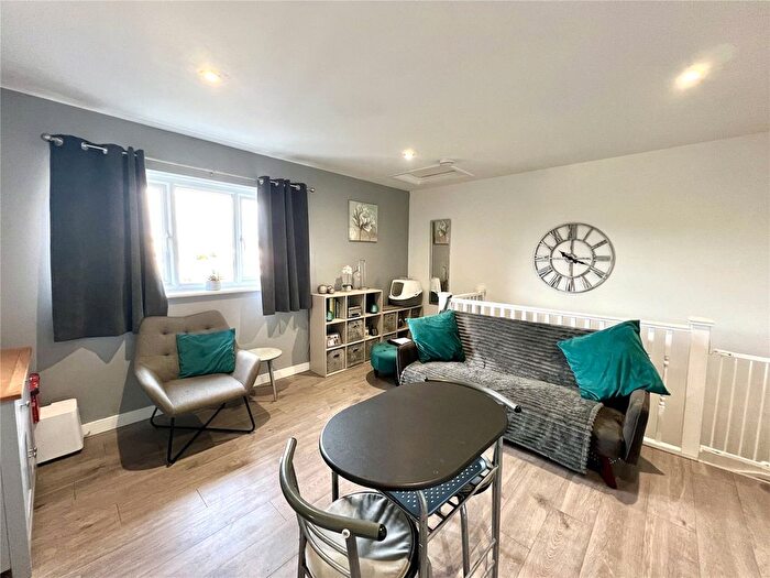 1 Bedroom Flat For Sale In Weston Road, Guildford, Surrey, GU2