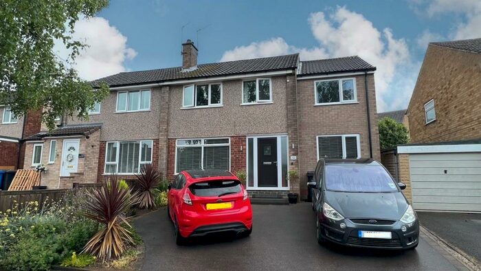4 Bedroom Semi-Detached House To Rent In Buttermere Drive, Allestree, Derby, DE22