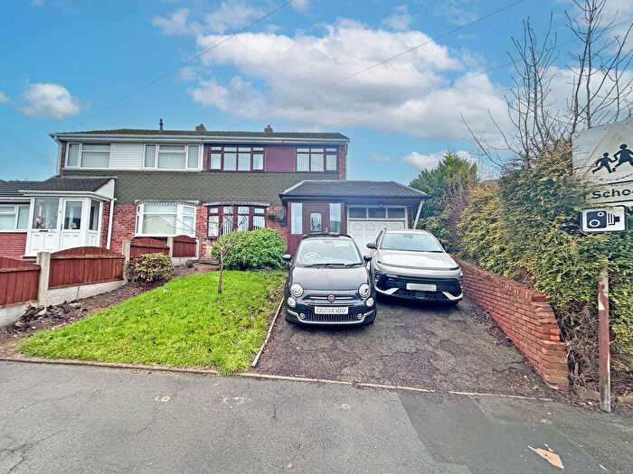 3 Bedroom Semi Detached House For Sale In Foxyards Road, Foxyards, Tipton, DY4