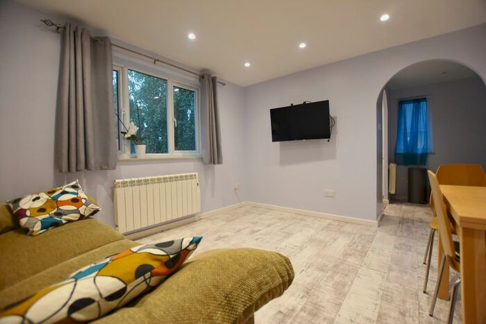 Studio To Rent In Southwold Road, North Watford WD24