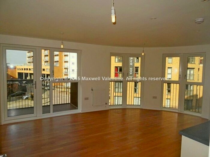 2 Bedroom Flat For Sale In Cabot Close, Croydon, CR0