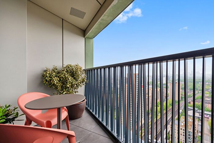 2 Bedroom Flat To Rent In Riverstone Heights, Reed Avenue, London, E3