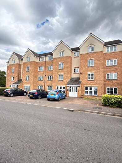 2 Bedroom Flat To Rent In Crowe Road, Bedford, MK40