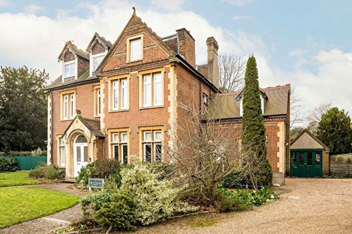 1 Bedroom Flat To Rent In Kingston Road, Teddington, TW11