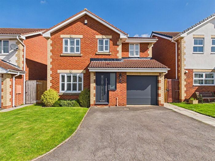 4 Bedroom Detached House For Sale In Lawrenny Grove, Ingleby Barwick, TS17