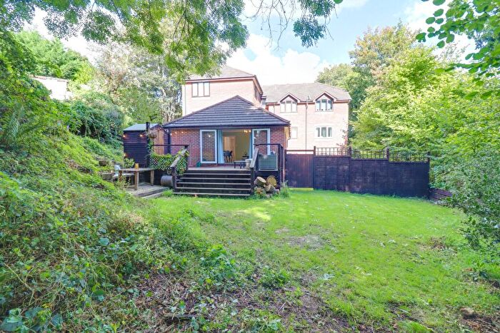 1 Bedroom Ground Maisonette For Sale In Lawrence Grove, Woolston, SO19