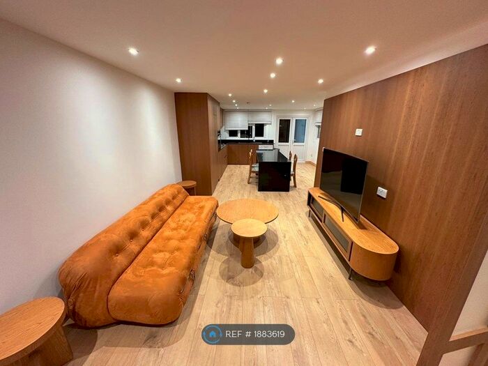 3 Bedroom Semi-Detached House To Rent In Beult Road, Crayford, Dartford, DA1