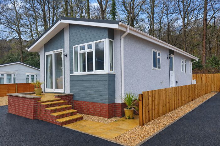 2 Bedroom Park Home For Sale In Woodland Park, Pontypool, Torfaen, NP4