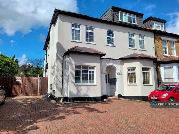 Studio To Rent In Finchley Lane, London, NW4