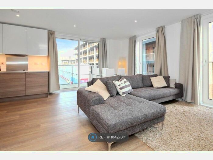 2 Bedroom Flat To Rent In Royal Victoria Gardens, London, SE16