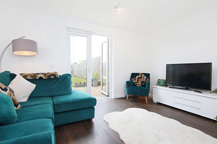 2 Bedroom Terraced House For Sale In South Bank Drive, Penicuik, EH26