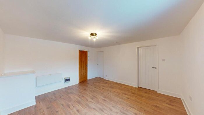 1 Bedroom Flat To Rent In Longcauseway, Farnworth, BL4