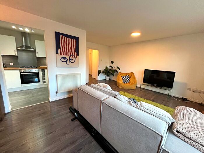 2 Bedroom Apartment To Rent In Taffs Mead Embankment, Cardiff, CF11