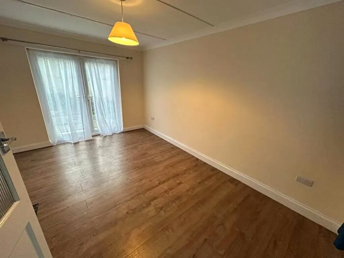 3 Bedroom Semi Detached House To Rent In Sutherland Grove, Bletchley, MK3