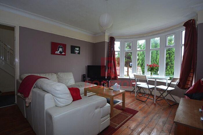 3 Bedroom House To Rent In St. Annes Road, Leeds, LS6