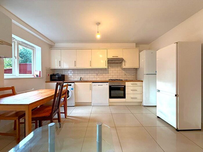 5 Bedroom Terraced House To Rent In Ferry Street, Canary Wharf, London, E14