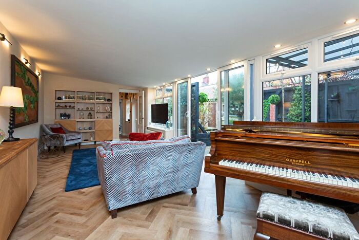 3 Bedroom Detached House For Sale In Durham Avenue, Lytham St Annes, FY8