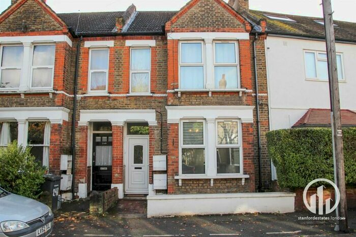 2 Bedroom Flat To Rent In Leahurst Road, Hither Green, London, SE13