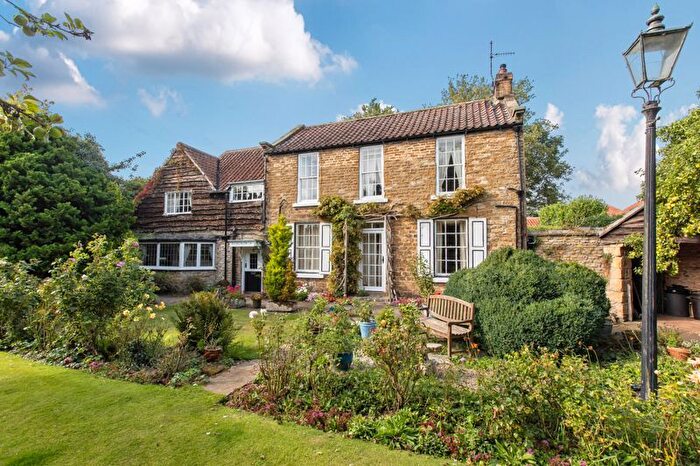3 Bedroom Detached House For Sale In Hall Garth Lane, West Ayton, YO13